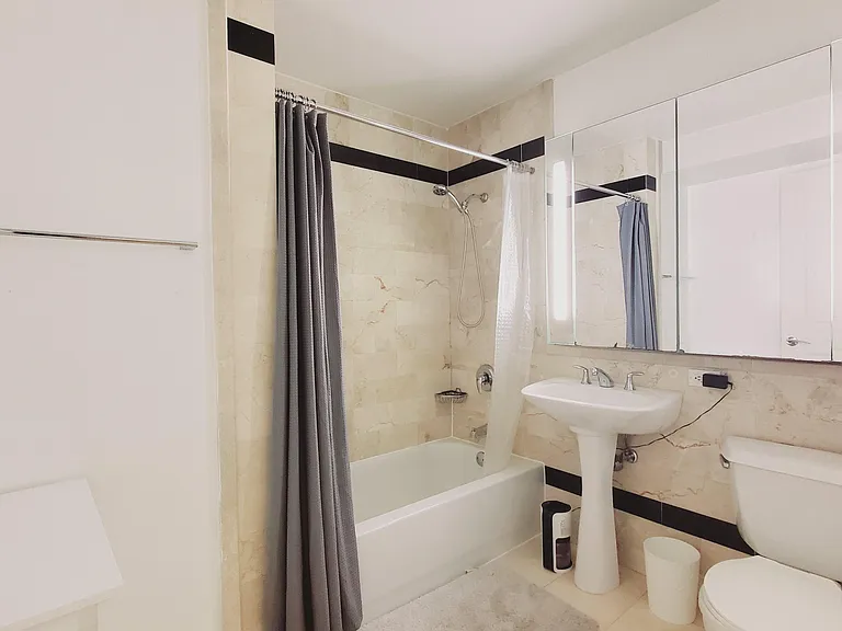 20 West St #11E — Photo 9