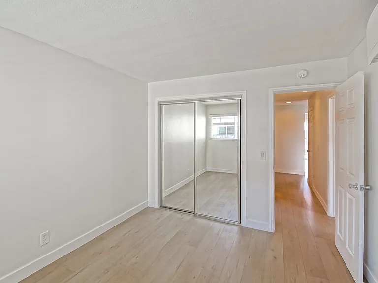 1720 Ardmore Ave #301 — Photo 30