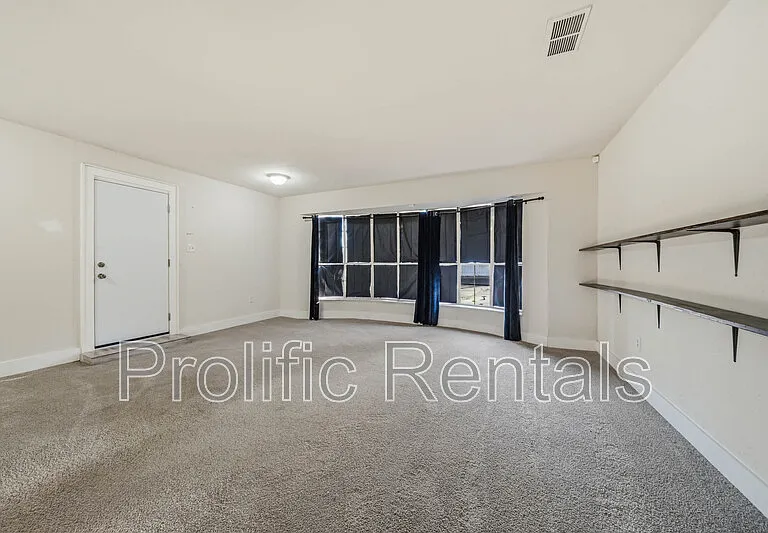 610 Creek St — Photo 22