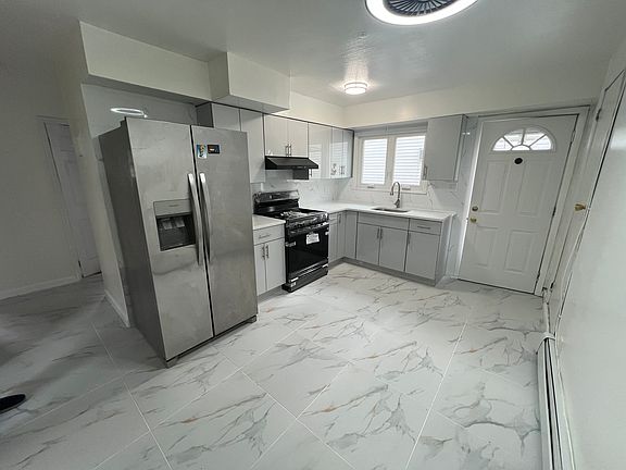 2nd image of 28 Grayson St #1