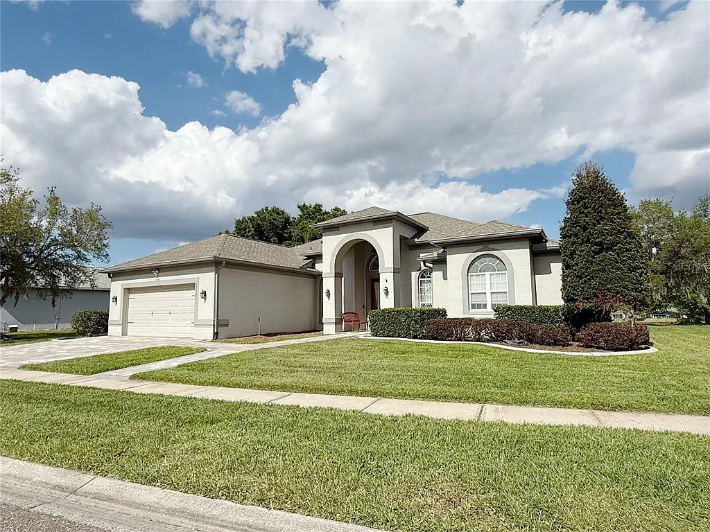 4 bed, 3.5 bath, 2631 sqft, $4,200 — Photo 1