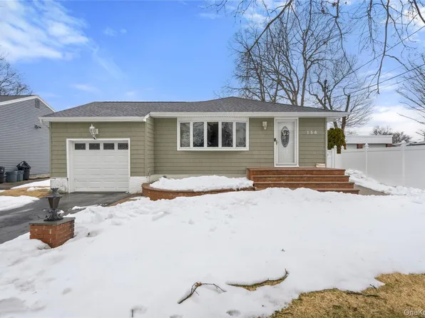 156 N Pine Street, Massapequa, NY 11758