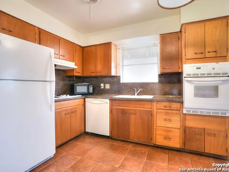 3223 Oakleaf Dr — Photo 10