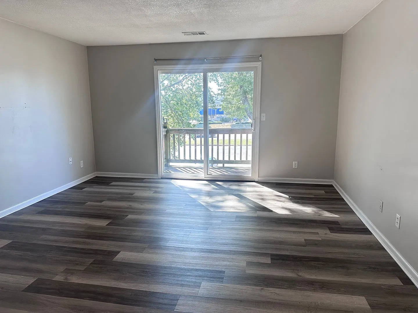 Welcome to Royal Valley Apartments Blue Springs — Photo 2