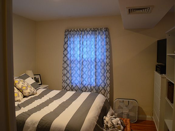 2nd image of 6 Sackville St #2