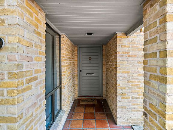 4th image of 8123 N New Braunfels #D