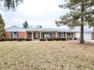 208 Fairway Dr, Bloomington, IL