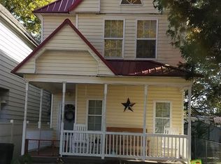 318 E 1st St, Ceredo, WV 25507