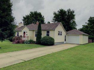 312 E Chestnut St, Geneseo, IL 61254