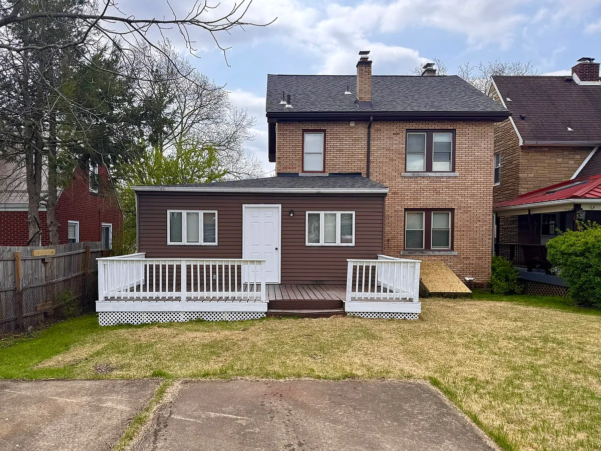 Building Photo - 1242 Justine St