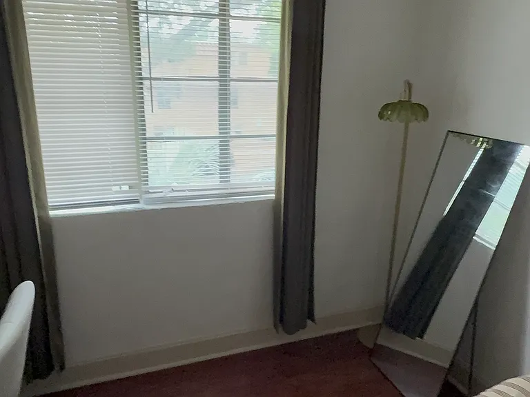 906 SW 7th Ave #3 — Photo 4