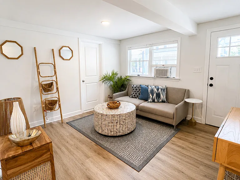 34 Franklin St #1 — Photo 4