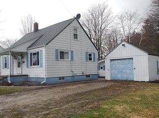 517 S 1st St, Harbor Beach, MI 48441