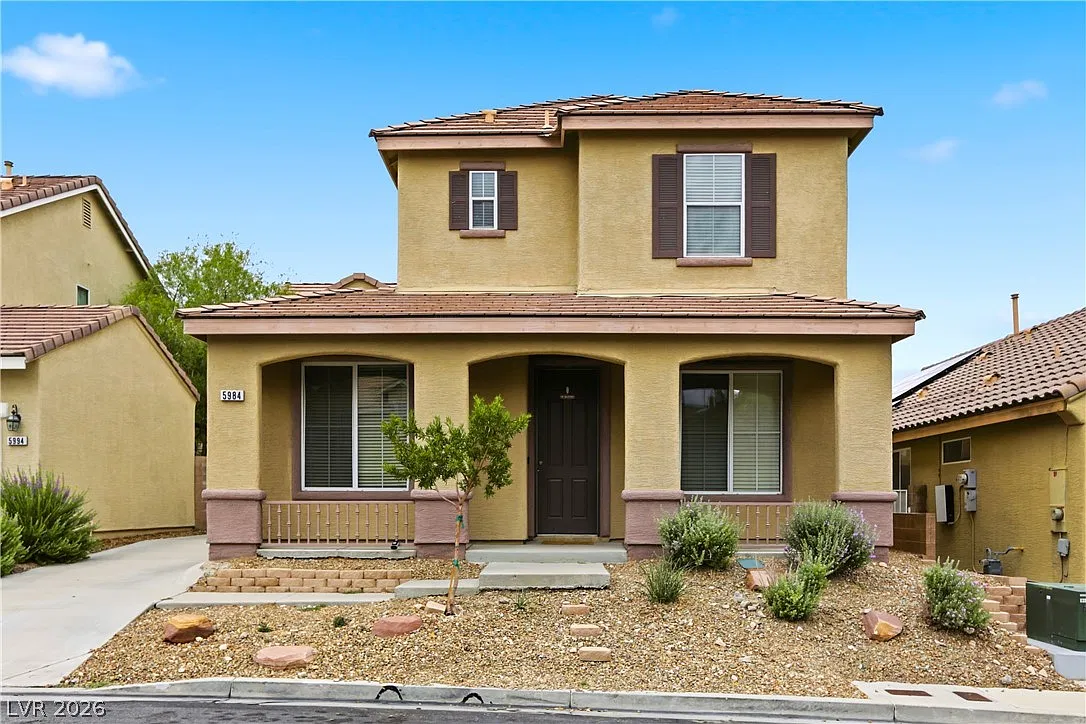 5 bed, 4.0 bath, 2335 sqft, $2,160 — Photo 1