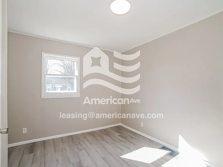 1346354_012_wm_-_bedroom_13583927.jpg
