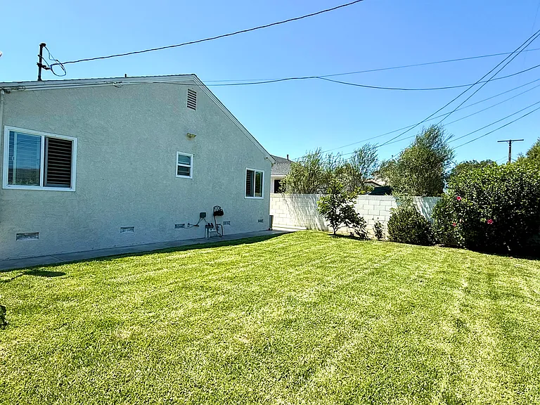 21316 Lynton Ave — Photo 28