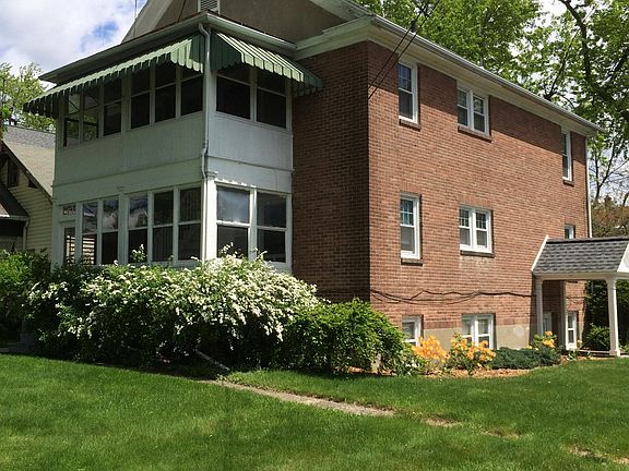 3rd image of 33 Forest Ave APT 1