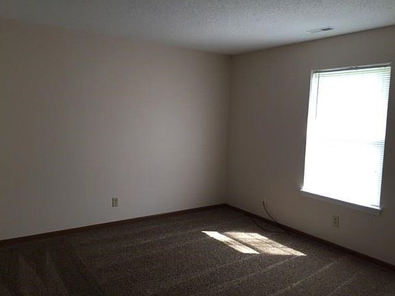 5th image of 1205 Blue Grass Pkwy