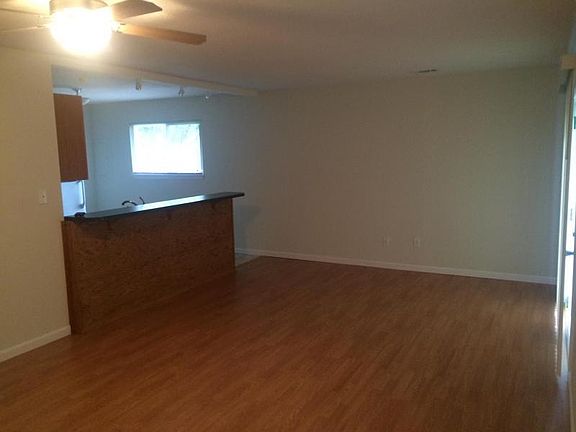 2nd image of 3817 Juniper Pl