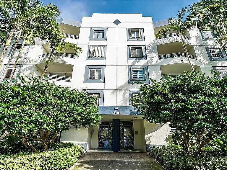 1st image of 1401 Bay Rd APT 312