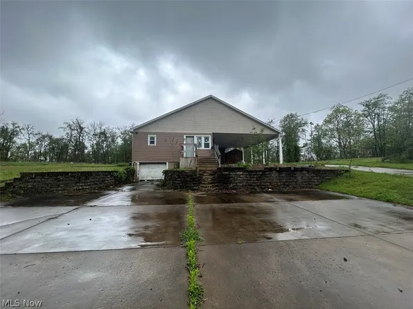 49761 York Rd, Adena, OH 43901