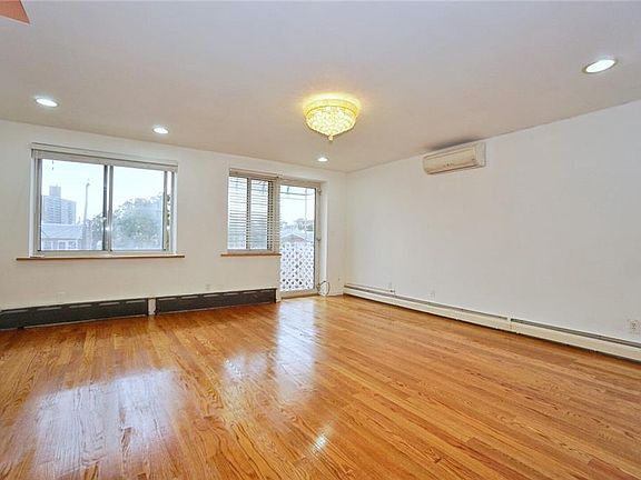 5th image of 147-149 28th Ave