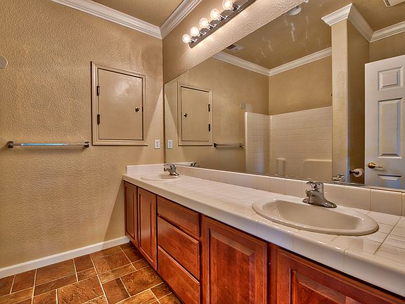 5th image of 107 Canterbury Ct