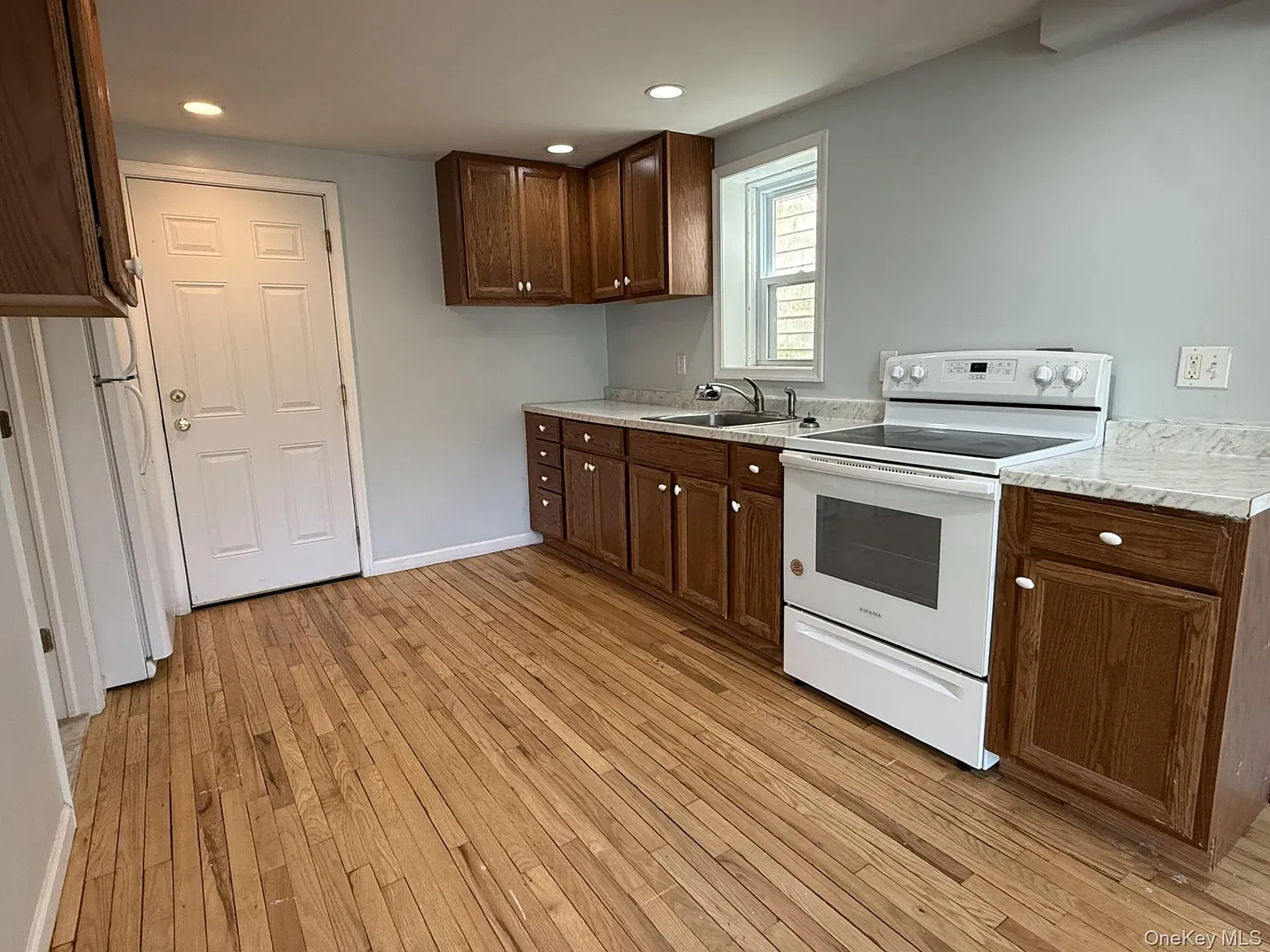 1 bed, 1.0 bath, $2,000 — Photo 2