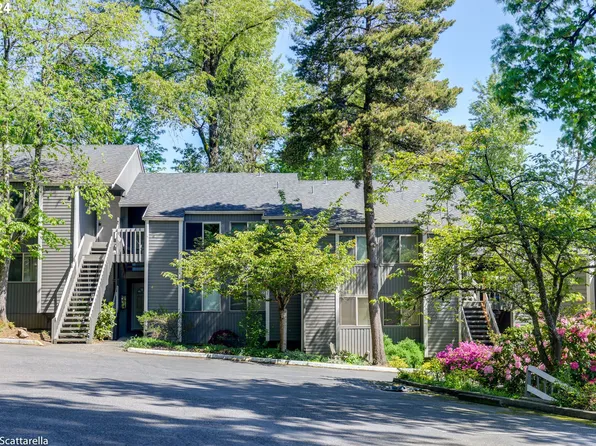 44 Eagle Crest Dr APT 12, Lake Oswego, OR 97035
