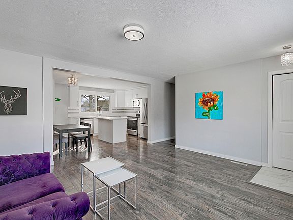 4th image of 33 Bluebird Cres