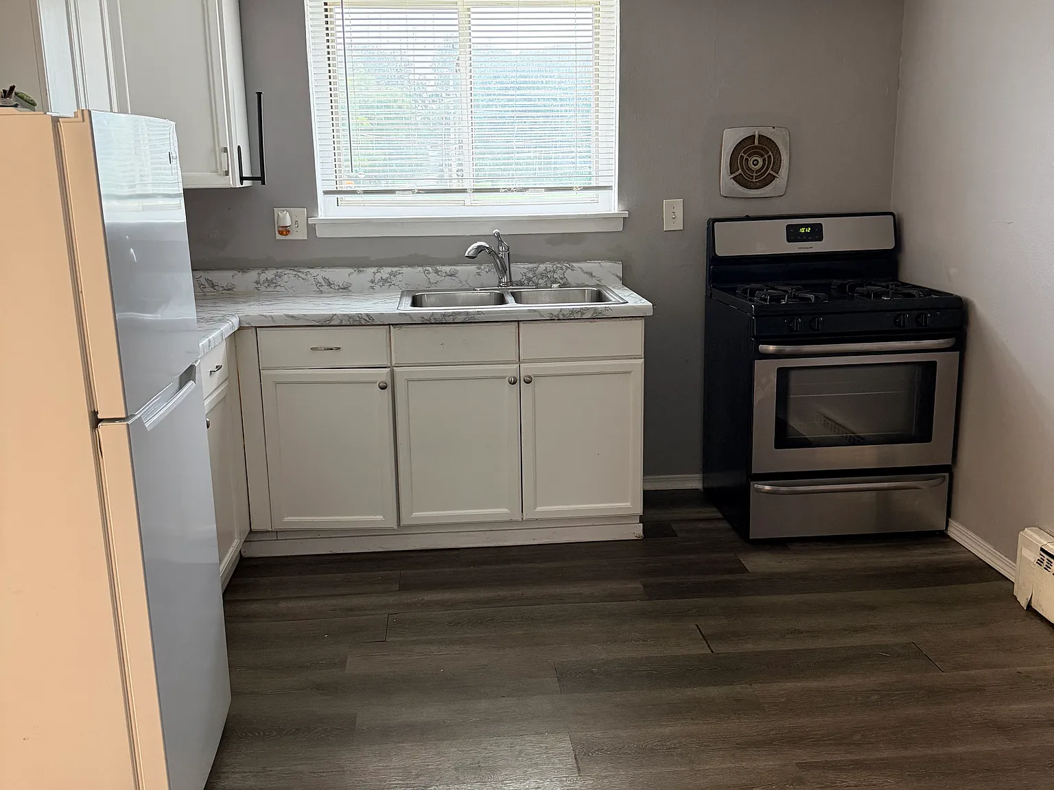 2 bed, 900 sqft, $1,350 — Photo 1