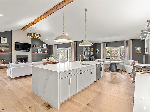 5th image of 2502 Rivers Edge Rd