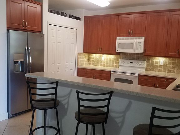 Brand New stainless fridge, brand new dishwasher- brand new 