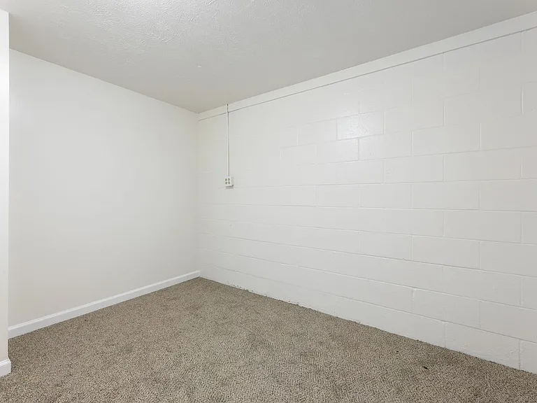 4655 Curtis Ave — Photo 21
