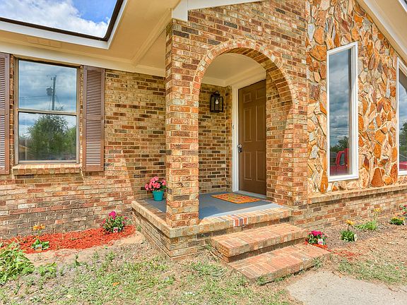 3rd image of 2277 Basswood Dr