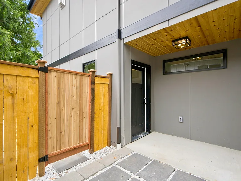 16015 SE 7th St — Photo 31