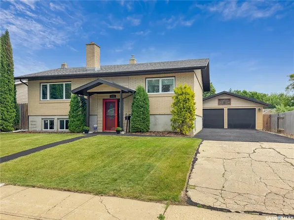 1772 Centennial CRESCENT, North Battleford, SK S9A 3J3