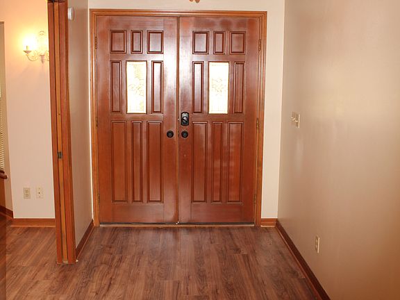 4th image of 867 Redwood Way