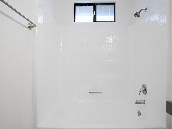 3rd image of 32955 Canyon Vista Rd #B