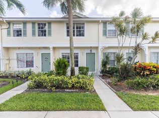 9952 NW 57th Mnr, Pompano Beach, FL 33076