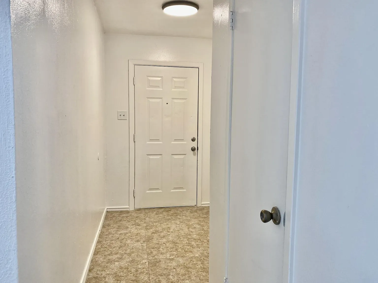 3 bed, 2.0 bath, 1420 sqft, $1,675 — Photo 3
