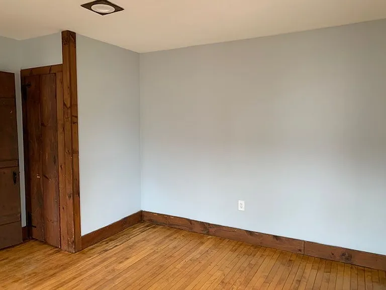 4-10 Central St — Photo 7