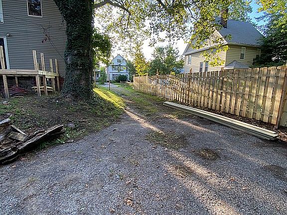 3rd image of 1173 E 114th St