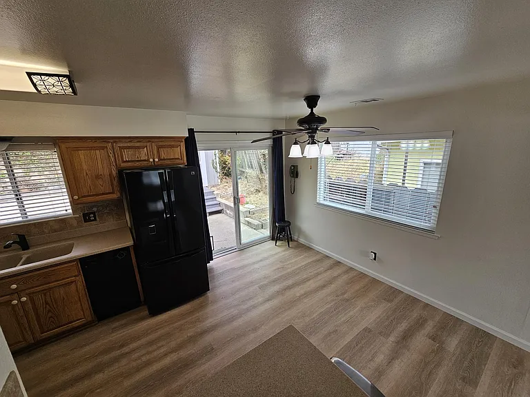 1348 Prescott Dr — Photo 7