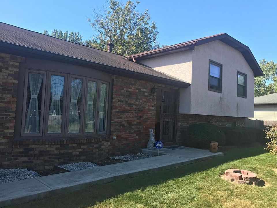 1st image of 2461 Charlemagne St