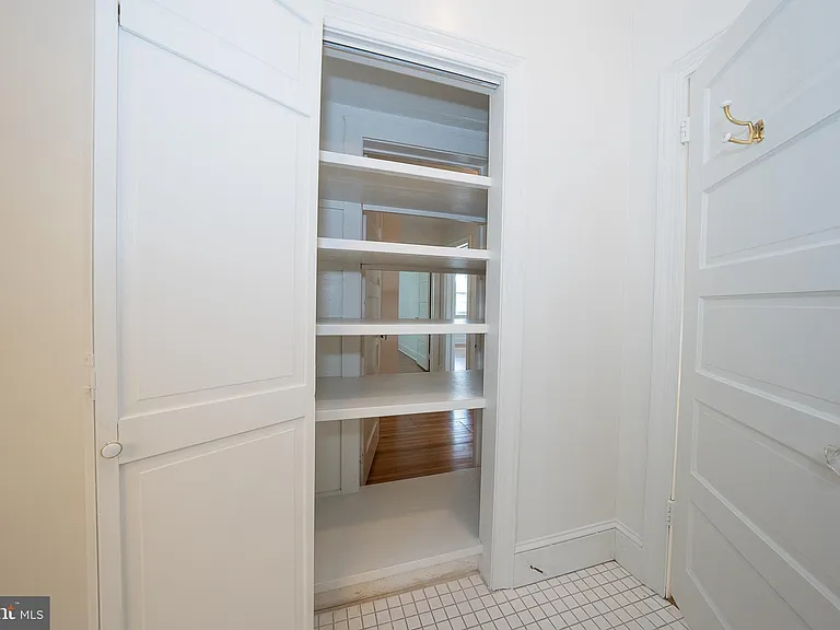 504 Harriton Rd — Photo 49