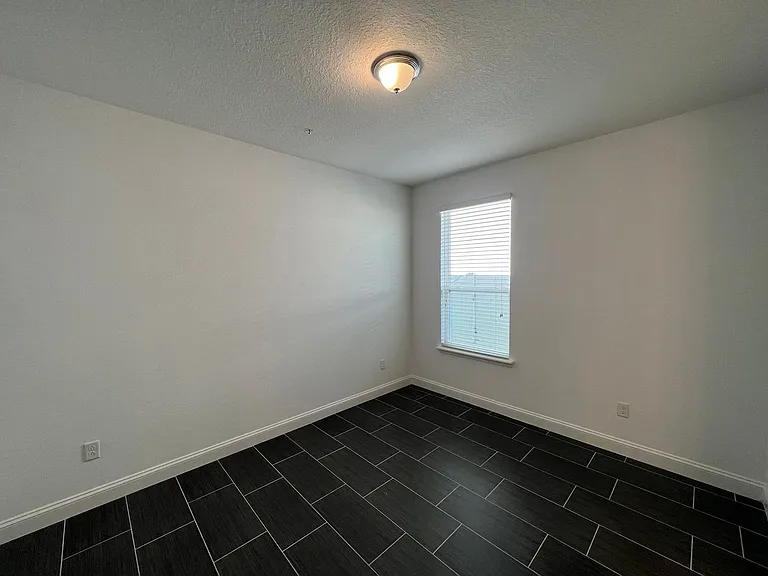 10804 John Randolph Dr — Photo 14