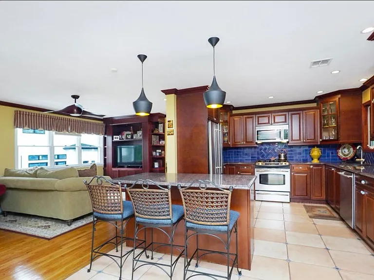 762 Drumgoole Rd W #1 — Photo 5