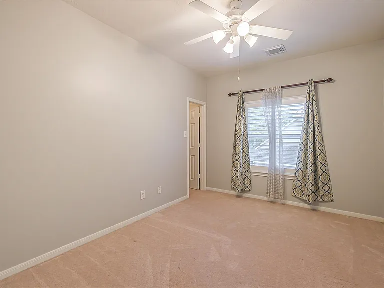 5506 Langhorne Ct — Photo 31