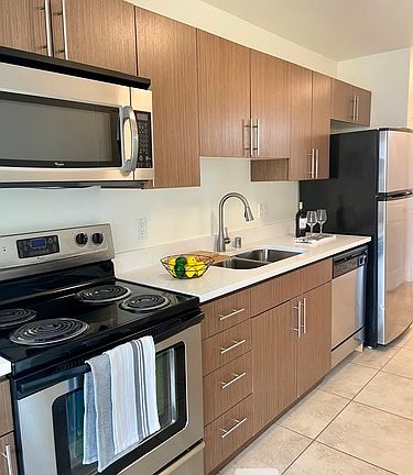 3rd image of 222 Queen Anne Ave N APT 602